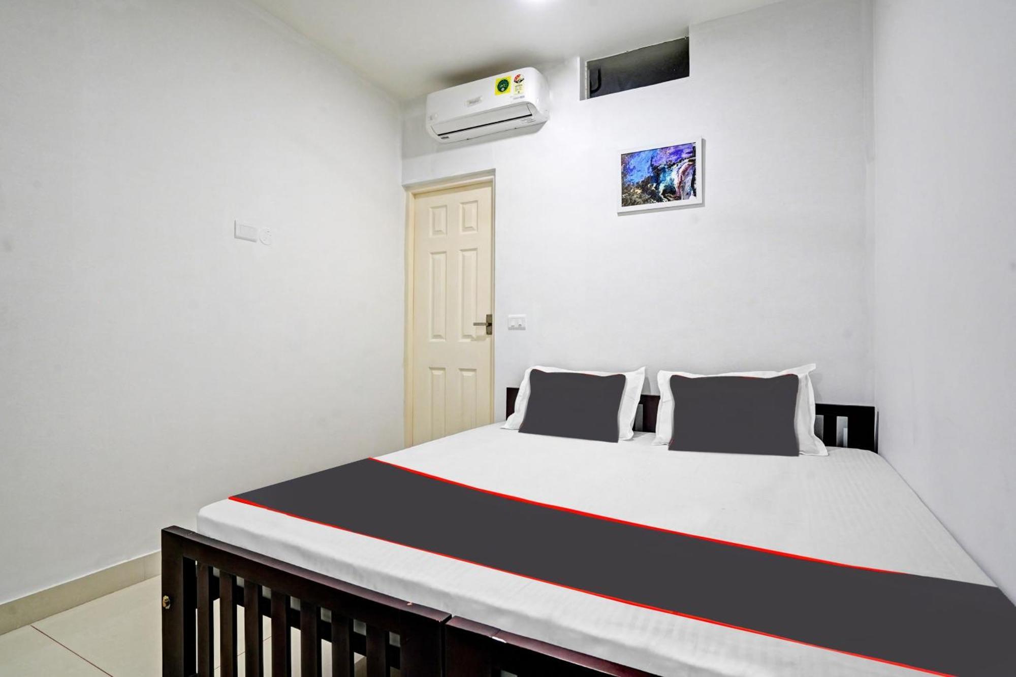 Collection O White House Pearl Hotel Kochi Exterior photo